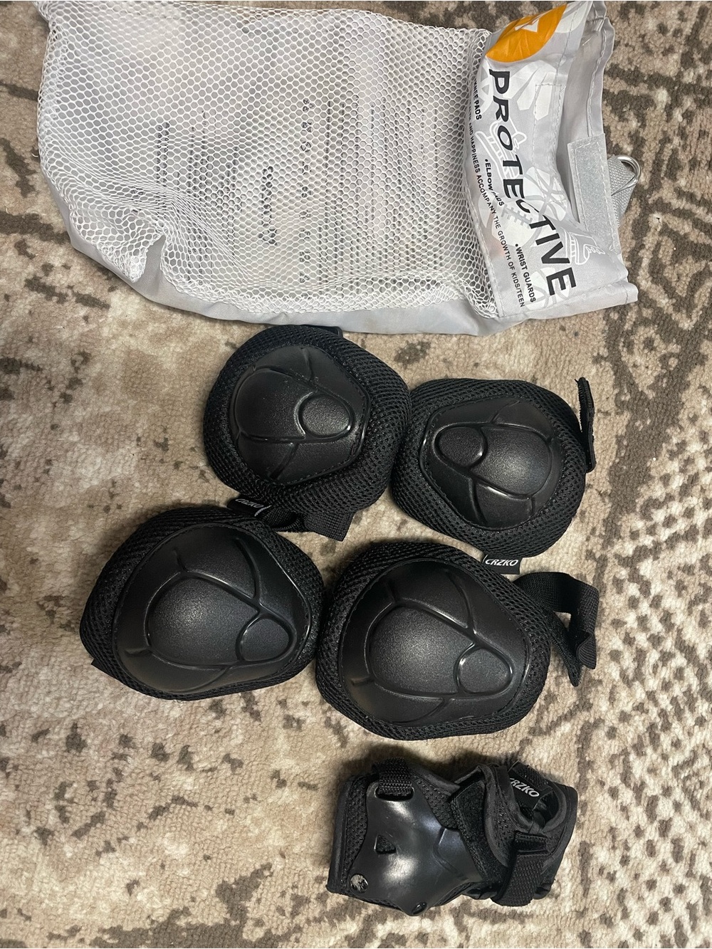 Protective Black Knee and Elbow Pads - Unbranded
